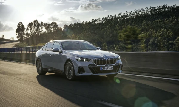 BMW elektromobiliams gaminti pasirinko kitokią strategiją nei dauguma konkurentų. Įmonės nuotr.