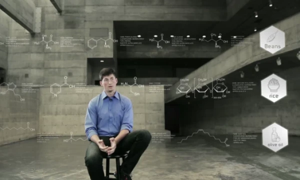 „Suvartoti 1.500 kalorijų vertės miltelių, sumaišytų su vandeniu, per dieną yra daug veiksmingesnis būdas apsirūpinti riebalais, angliavandeniais ir baltymais, vitaminais ir mineralais“, – įsitikinęs amerikietis Robas Rhinehartas, funkcinio maisto kūrėjas. bing.com nuotr.