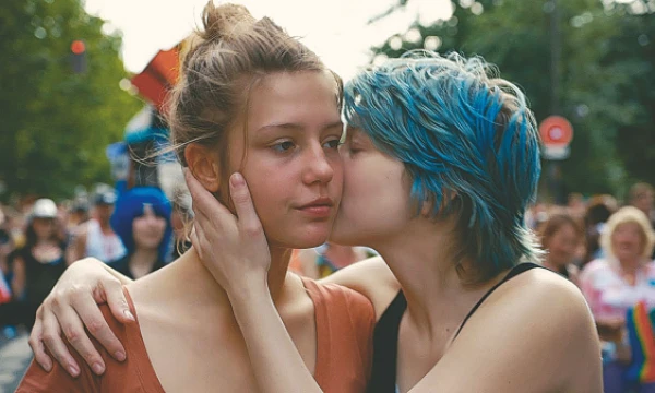 Kadras iš filmo „Adelės gyvenimas. I ir II skyrius“. Šį filmą bus galima pamatyti Tarptautiniame Kauno kino festivalyje. Tarptautinio Kauno kino festivalio nuotr.