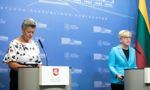 Lietuvos premjerės Ingridos Šimonytės ir Europos Komisijos narės Ylvos Johansson spaudos konferencija. Žygimanto Gedvilos (15min.lt) nuotr.