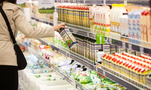 Su lenkais konkuruojama ir parduotuvių lentynose, ir superkant pieną iš ūkininkų. Juditos Grigelytės (VŽ) nuotr.