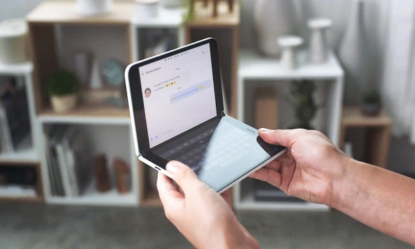 „Surface duo“. Gamintojo nuotr.