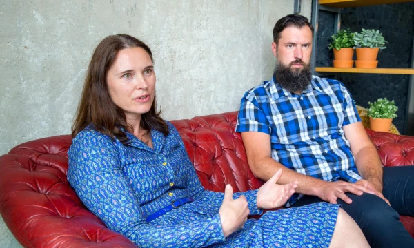 Lina Vilėniškienė ir Vidmantas Čičelis, siuntų administravimo UAB „Siuntų centras“ įkūrėjai. Vladimiro Ivanovo (VŽ) nuotr. Lina Vilėniškienė ir Vidmantas Čičelis, siuntų administravimo UAB „Siuntų centras“ įkūrėjai. Vladimiro Ivanovo (VŽ) nuotr.