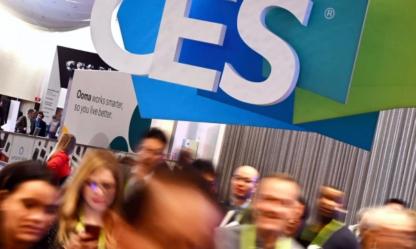 Las Vegase vykstanti CES kasmet sutraukia maždaug 180.000 lankytojų. („Scanpix“ / AFP) nuotr.