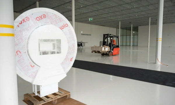 Į Kauno „Mokslo salos“ erdves jau gabenama ekspozicija. Kauno savivaldybės nuotr.