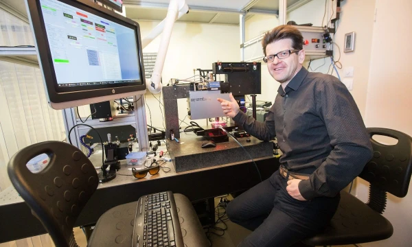 Vidmantas Šakalys, UAB „Femtika“ vykdomasis direktorius: „Birželį jau vešime stakles į parodą Miunchene. Laukiame esminio lūžio ir išėjimo į kitų problemų sprendimo etapą.“
Juditos Grigelytės (VŽ) nuotr.