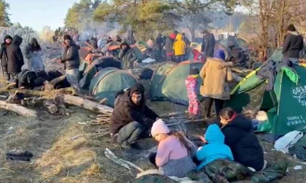 Migrantai prie Lenkijos sienos. „Reuters“ / „Scanpix“ nuotr.