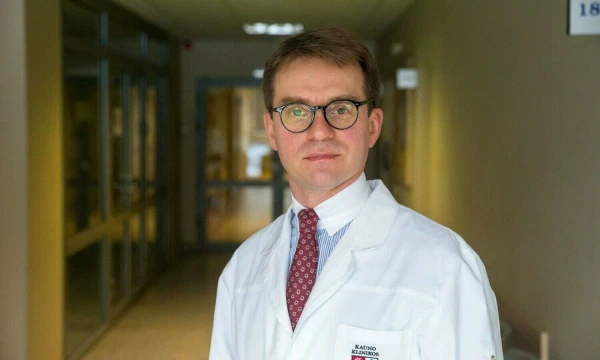 Prof. Raimondas Kubilius, Lietuvos sveikatos mokslų universiteto Kauno klinikų Reabilitacijos klinikos vadovas. Vladimiro Ivanovo (VŽ) nuotr.