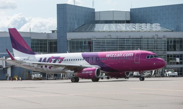 Vengrijos pigių skrydžių bendrovės „Wizz Air“ lėktuvas. Juditos Grigelytės (VŽ) nuotr.