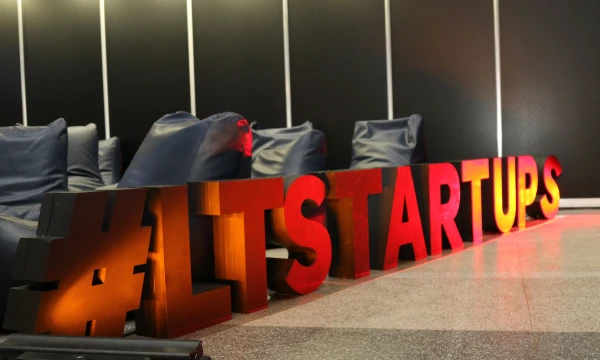 Startuoliai ir rizikos kapitalo valdytojai kalba, kad per pastaruosius kelerius metus Lietuva sugebėjo atsirasti pradedantiesiems patrauklių valstybių žemėlapyje, pakeisti savo požiūrį į startuolius ir investuoti į jų kūrimąsi. Tačiau tai nėra sprintas, o maratonas, todėl pastangos turi būti nuolatinės ir vis didesnės. Dariaus Versecko (VŽ) nuotr.