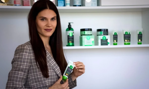 Justė Pinkevičienė, „Cosmoway“ rinkodaros vadovė, džiaugiasi, kad bendrovės asortimento krepšelis nuolat pasipildo.