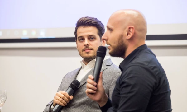 Startuolių ekosistemos metų apžvalgos renginys „Wrap up of The Year 2017“. Iš kairės: Eimantas Sabaliauskas ir Tomas Okmanas, bendrovės „Tesonet“ įkūrėjai. Juditos Grigelytės (VŽ) nuotr.