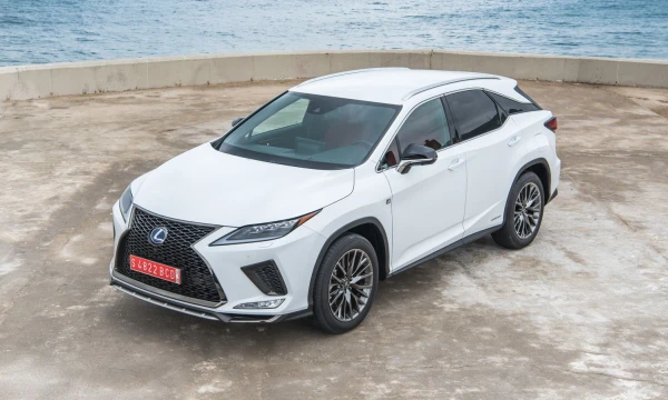 Atnaujintas ketvirtosios kartos „Lexus“ RX. Gamintojo nuotr.