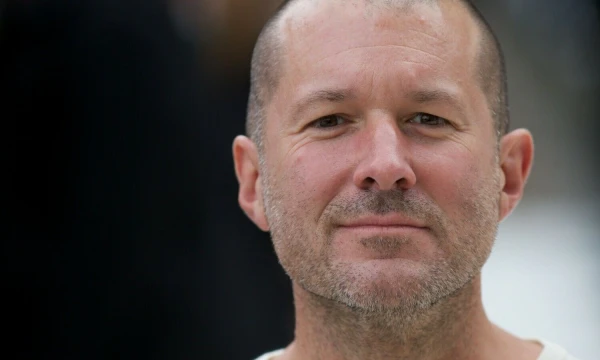 Dizaineris Jony Ive’as. Andrew Cowie (AFP / „Scanpix“) nuotr.