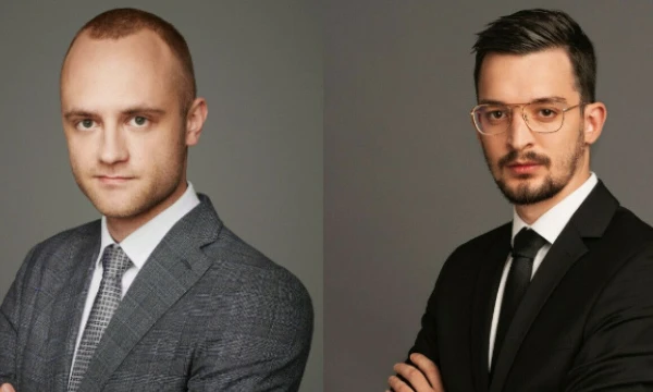 Advokatų kontoros „Glimstedt“ teisininkai Tautvydas Užkuras ir Karolis Grižas.