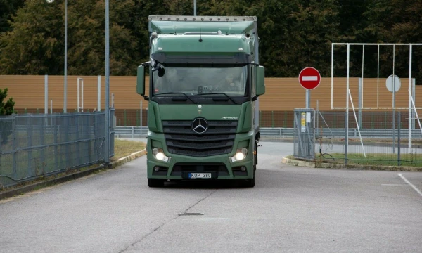 Grupuotės taikosi į vertingus krovinius, pasinaudodamos įtarimo nekeliančiomis transporto įmonėmis. Vladimiro Ivanovo (VŽ) nuotr.