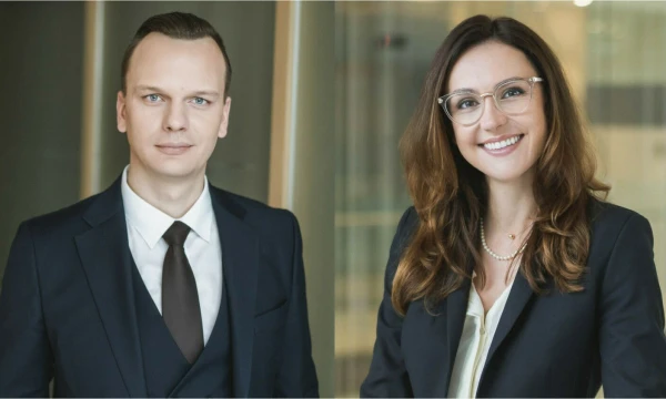 Teisės firmos „Sorainen“ partneris, advokatas Kazimieras Karpickis ir ekspertė Indrė Pelėdaitė.
