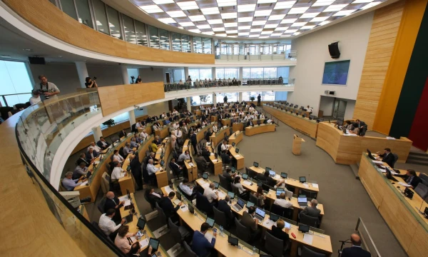 Seimas ketvirtadienį priima Vyriausybės pasiūlytos struktūrinės reformos įstatymus, įskaitant ir kovos su "šešėliu" įstatymus. Vladimiro Ivanovo (VŽ) nuotr.