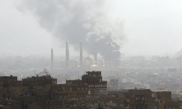 Mūšiai Jemeno sostinėje Sanoje. Mahomedo al-Sajaghi (Reuters / Scanpix) nuotr.