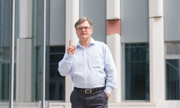 „Jeigu kalbame apie mokslo prestižą ir ateitį, aš labai optimistiškas“, – sako daktaras Gintaras Valinčius. Juditos Grigelytės (VŽ) nuotr.
