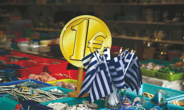 Liepą Graikija turės padengti 3,5 mlrd. Eur skolų.
Yiannio Kourtoglou („Reuters“ / „Scanpix“) nuotr.