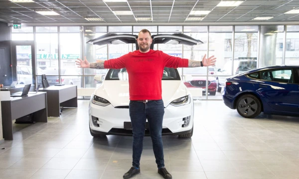 Laurynas Boguševičius, elektromobilių salono „eDow“ direktorius. Juditos Grigelytės (VŽ) nuotr.