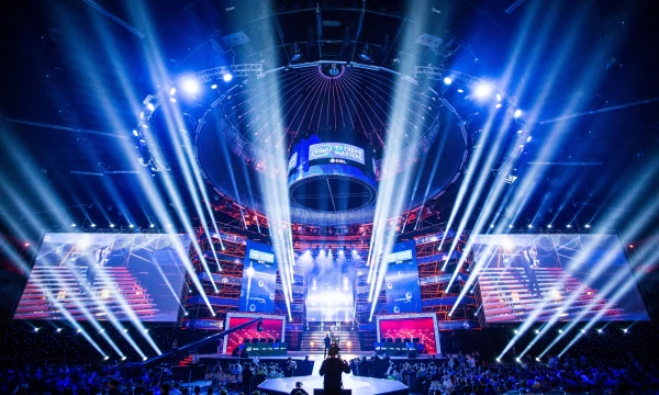 Kovo pradžioje Lenkijoje, Katovicuose, įvyko lankomiausiu pasaulyje laikomas elektroninio sporto turnyras „Intel Extreme Masters“. Kauno Žalgirio arenai dydžiu prilygstanti „Spodek“ renginių salė tąsyk per tris dienas surinko per 100.000 e. sporto žiūrovų. Organizatorių nuotr.