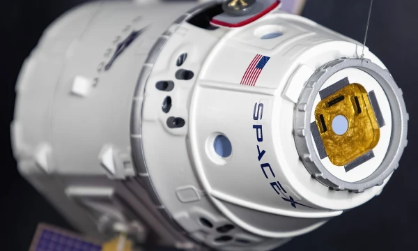 Itin aktyviai neviešoje antrinėje rinkoje prekiaujama „Space X“ akcijomis. „Scanpix“ nuotr. 