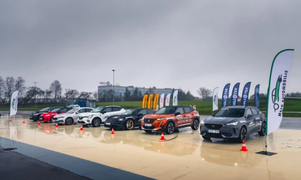 Konkurso finalininkų septynetuke – skirtingas pavaros sistemas naudojantys, skirtingų klasių ir kainų sektorių atstovai. Vytauto Pilkausko nuotr.