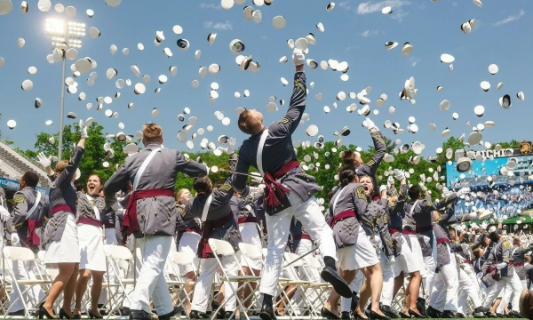 JAV karo akademijos 2022 m. laidos kadetai. Tylerio Williamso / „Scanpix“ nuotr.