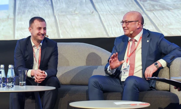 „Verslo žinių“ konferencija „Verslas 2018“. „Vičiūnų“ grupės valdybos pirmininkas  Šarūnas ir Kauno meras Visvaldas Matijošaičiai.