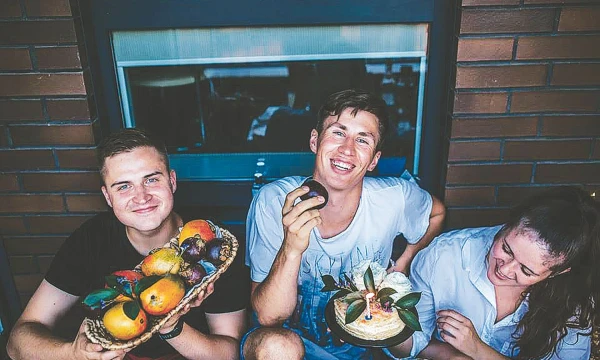 Karolis Lasys, Mantas Kidykas (viduryje), Rasa Narvilaitė, „Mangų mango“ įkūrėjai. Asmeninio archyvo nuotr.