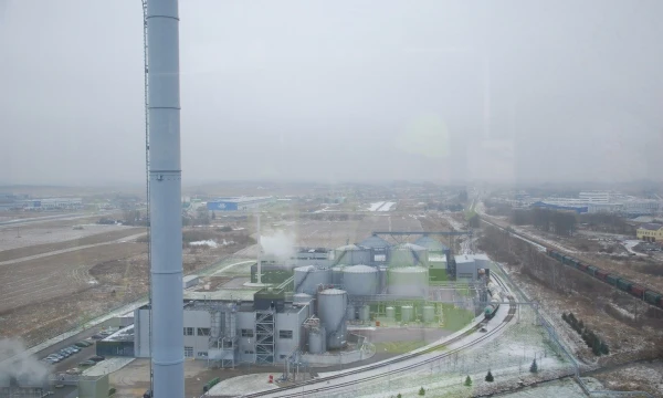 Jeigu Seimas priimtų siūlomą įstatymą dėl atliekų deginimo įrenginių statybos apribojimo, iškiltų klausimas dėl jau kelerius metus veikiančios termofikacinės jėgainės Klaipėdoje. Mildos Ancevičės (VŽ) nuotr.

