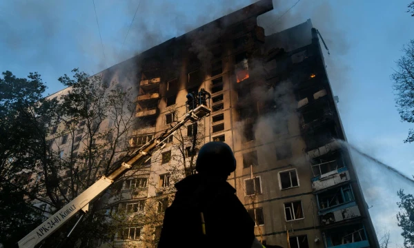 Namas Charkive, į kurį pataikė Rusijos raketa. Žuvo 7 šio namo gyventojai. Federiko Quintana (SIPA / „Scanpix“) nuotr.