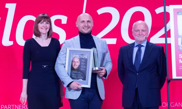 Tomas Okmanas (viduryje), programavimo UAB „360 IT“ direktorius ir vienas iš „Tesonet“ įkūrėjų, šiemet tapo „Metų CEO“ ir Jaunuoju CEO.  Juditos Grigelytės (VŽ) nuotr.