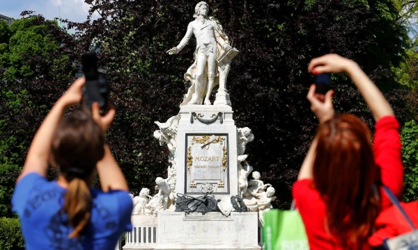 Paminklas Mozartui Vienoje (Austrija). „REUTERS“/“Scanpix“ nuotr. 