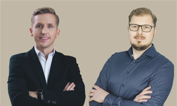 Dovydas Stulpinas, UAB „Putokšnis“, dirbančio su prekių ženklu „Doloop“, vadovas (kairėje), ir Justinas Kanopa, mėsos perdirbimo UAB „Daivida“, dirbančios su prekių ženklu „Rokiškio mėsinė“, vadovas. VŽ koliažas