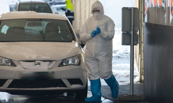 Mobilus koronaviruso patikros punktas Vilniuje. Juditos Grigelytės (VŽ) nuotr.