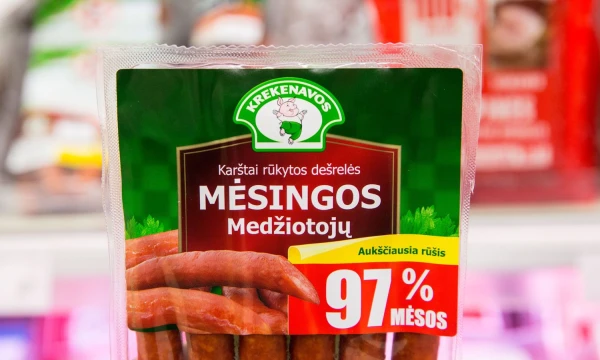 "Krekenavos agrofirmos" karštai rūkytos mėsingos "Medžiotojų" dešrelės. Juditos Grigelytės (VŽ) nuotr.