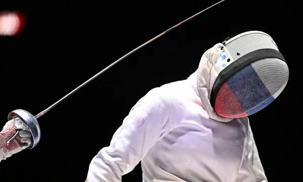 Rusijos atstovė Anastasija Rustamova tarptautinėse fechtavimo varžybose „Draugystės taurė“ Rusijoje, Kazanėje. 2023 m. kovo 31 d. Kirilo Kudriavtsevo (AFP / „Scanpix“) nuotr.