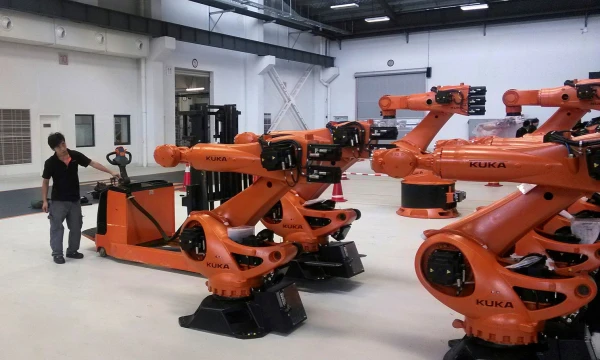 Kai kinai iš vokiečių nupirko robotų gamintoją „Kuka“, Berlynas sunerimo, kad vokiškos technologijos gali išplaukti Pekino kryptimi. Pete Sweeney („Reuters“ / „Scanpix“) nuotr.

