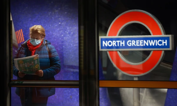 Koronavirusas Londone. Hannah McKay („Reuters“/„Scanpix“) nuotr.