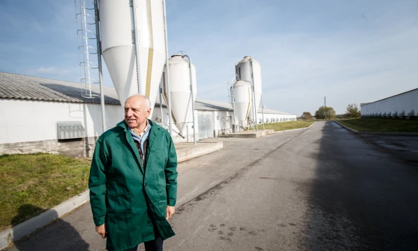 Jonas Jagminas, „Agroaves Group“ vadovas: „Pajėgumai skaičiuoti pašarams užauginti ir apdoroti 30.000 t mėsos. Norėdami pasiekti tokį kiekį turėsime pastatyti dar kelis kompleksus ir tam ruošiamės.“ Vladimiro Ivanovo (VŽ) nuotr.