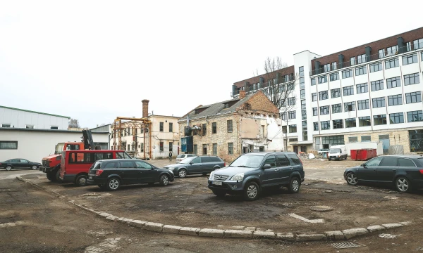 1,1 ha įmonei priklausantį žemės sklypą ir pastatus Vilniaus Žvėryne Neįgaliųjų draugija už 2,2 mln. Eur pardavė turto valdymo bendrovei „ŽIA Valda“.  Vladimiro Ivanovo (VŽ) NUOTR.
