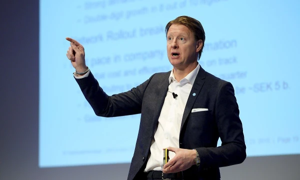 Ericsson's CEO Hans Vestberg presents the company's sales report during a news conference at the company headquarters in Stockholm, October 23, 2015.   REUTERS/Jessica Gow/TT News Agency 