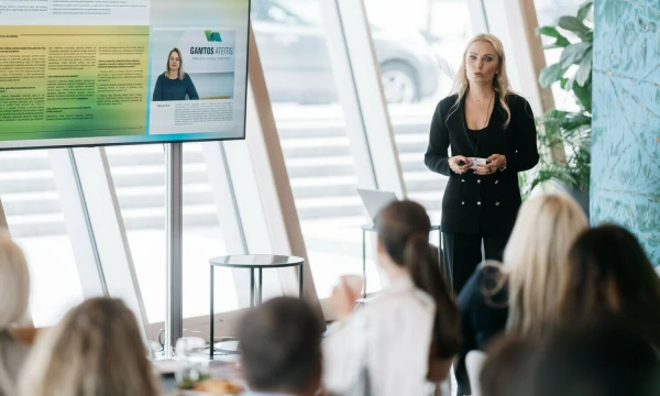 Trečią kartą organizuotuose „Ateities pakuotės klubo“ verslo pusryčiuose klubo koordinatorė,   „Gamtos ateities“ viešinimo ir marketingo vadovė Diana Ramanauskaitė pristatė ir 2023 m. veiklos ataskaitą. MANTO REPEČKOS NUOTR.