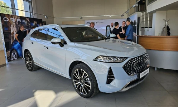 Už 59.900 Eur siūlomas prabangus kiniškas krosoveris „Wey 05“ meta iššūkį beveik dvigubai brangesniems europietiškiems automobiliams. Lino Butkaus (VŽ) nuotr.