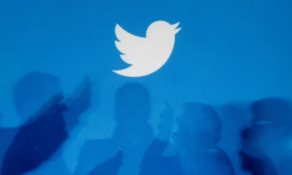 Elonas Muskas, siekdamas paversti „Twitter“ superprogramėle, kooperuojasi su „eToro“. Kacpero Pempelio („Reuters“ / „Scanpix“) nuotr.