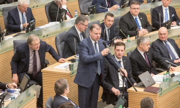 Premjerui Sauliui Skverneliui teks įtikinėti Seimo narius būtinybe priimti Vyriausybės pasiūlytą mokesčių reformos variantą. Juditos Grigelytės (VŽ) nuotr.