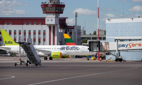 „AirBaltic“ yra vienas iš daugiausiai Lietuvos keleivių gabenančių vežėjų. Juditos Grigelytės (VŽ) nuotr.